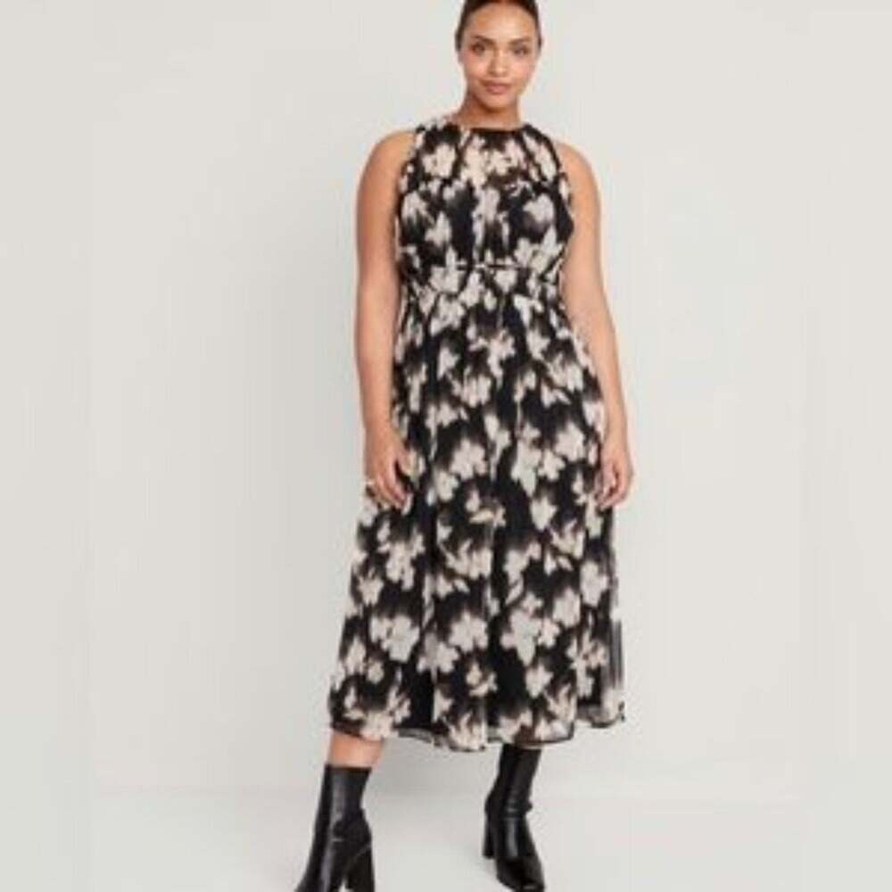 Old Navy Fit & Flare Shirred Crinkled Maxi Black Floral Dress Chic Size L